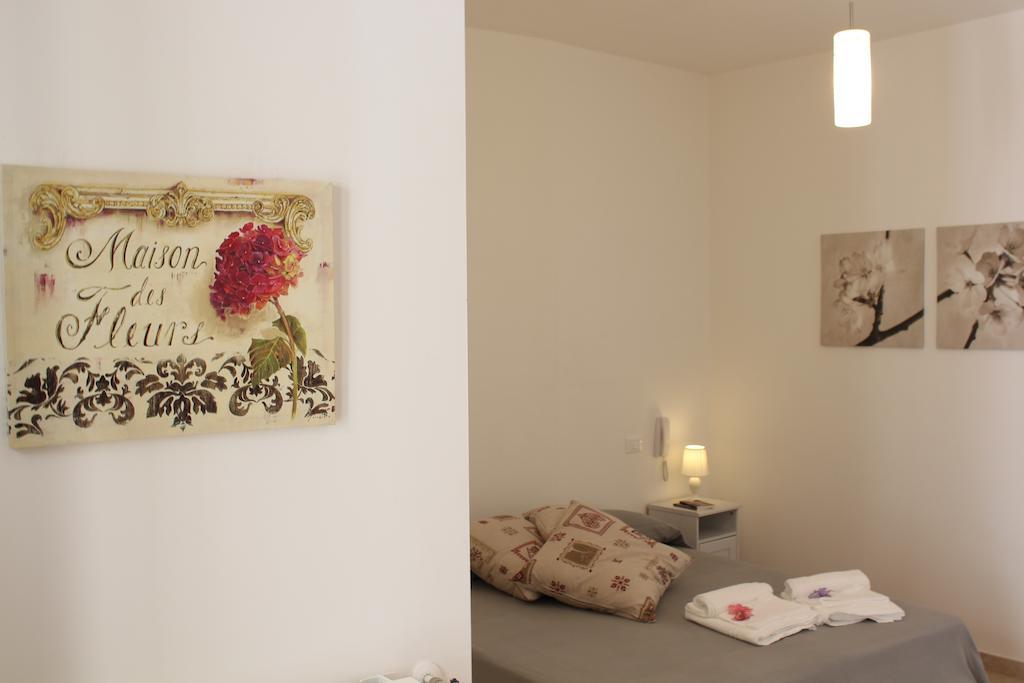 Bed and Breakfast Book And Bed Малье Номер фото
